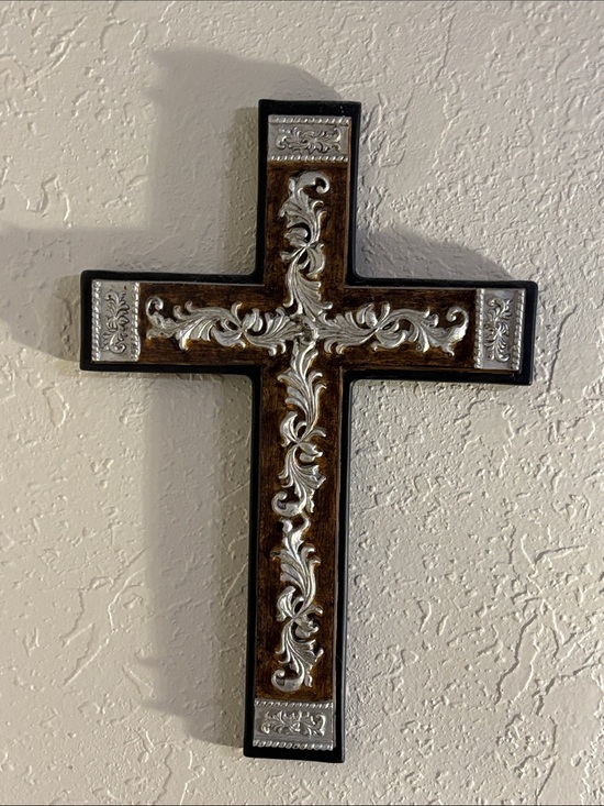 Demdaco Other - Demdaco Brown and Silver Ornate Wall Cross